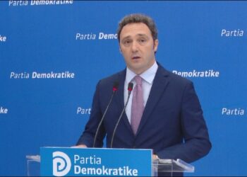 Shtimi i rasteve të reja me COVID-19,  Spahia: Personeli shëndetsor në vend i pambrojtur