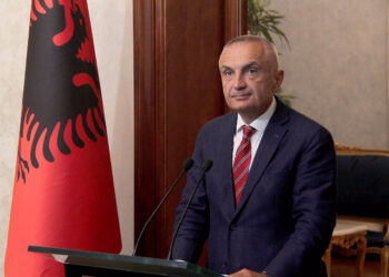 Meta: Do na i çelin negociatat, kur të shohin që respektojmë Kushtetutën