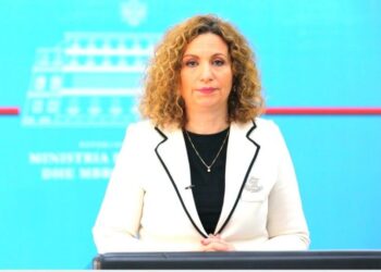 Kurba vazhdon të rritet, MSH:  42 raste pozitive me COVIV-19  gjatë 24 orëve të fundit, 4 në  Durrës