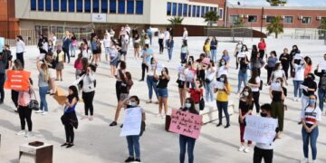 Marshim kundër dhunës,  dhjetra të rinj u bashkuan në Durrës