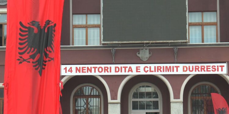 14 Nëntori, Dita e çlirimit të Durrësit (Fotogaleri)