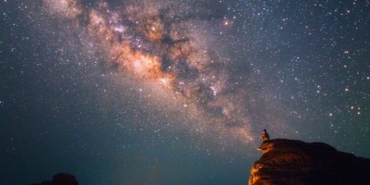 Merrni frymë lirisht/ 3 arsye pse 2021 do të jetë i mbarë, sipas astrologëve