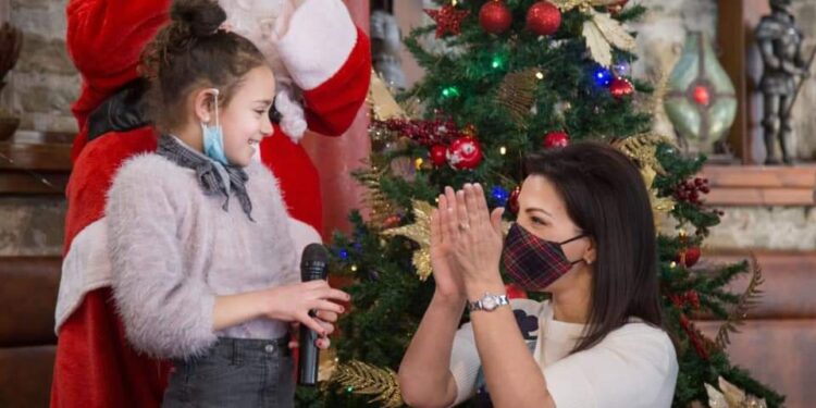 Ministrja Kushi: Festa e Krishtlindjeve dhe Vitit të Ri me fëmijët jetimë të Elbasanit, traditë që vazhdon çdo vit