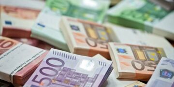Njihuni me Këmbimin Valutor, 27 prill 2021