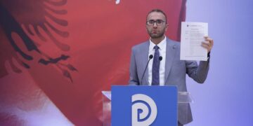 DEKLARATË E PARTISË DEMOKRATIKE, SEKRETARI I PËRGJITHSHËM, GAZMENT BARDHI