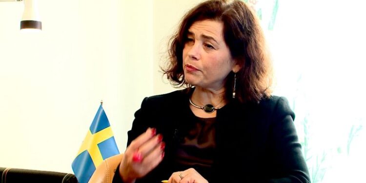 Zgjedhjet e 25 prillit/ Reagon Ambasadorja Suedeze: Demorkacia në Shqipëri është e brishtë,  mbetet problem serioz fenomeni i shit-blerjes së votës