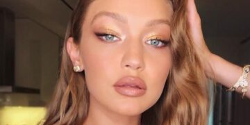 “Selfmade” Fansat e Gigi Hadid e kanë kritikuar atë pas postimit, që i ati i saj rënditi disa fakte
