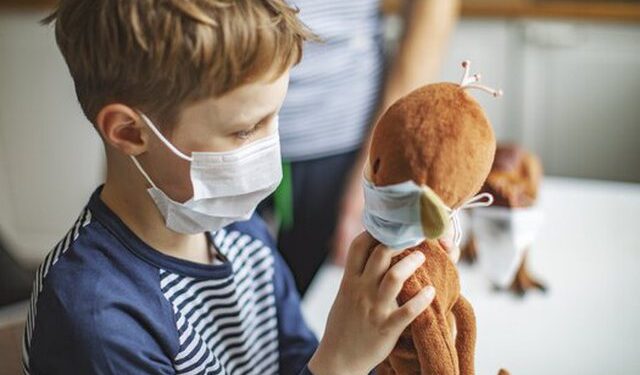 Varianti B.1.1.7 Infekton fëmijët shumë lehtësisht, epidemiologu shpjegon rastet e reja të Covid-19