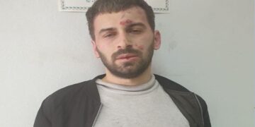 Tiranë/ Sulm me thikë në xhaminë “Dine Hoxha”! 6 të plagosur, kush është autori (Pamjet)