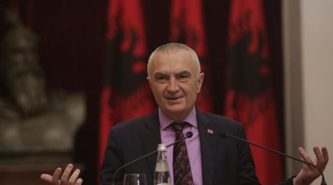 Ulja e pensioneve/ Meta: Me paratë tuaja shteti do të paguajë rreth 10 mijë patronazhistë, 25 prilli referendum për t’u çliruar nga abuzimi