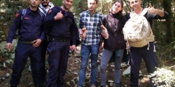 Prej 26 orësh të humbur në shtigjet e Llogarasë, policia ju vjen  në ndihmë 2  turistëve hollandezë