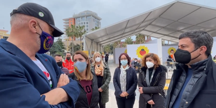 Rama jep lajmin për një tjetër kategori të riskuar/ Nis vaksinimi i operatorëve turistikë