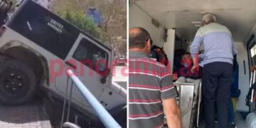 PAMJET/ “Xhipi” del nga rruga, përplaset me disa makina të parkuara dhe…Shikoni si ka përfunduar