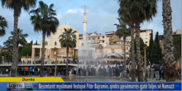 Besimtarët myslimanë festojnë Fitër Bajramin, qindra pjesëmarrës gjatë faljes së Namazit