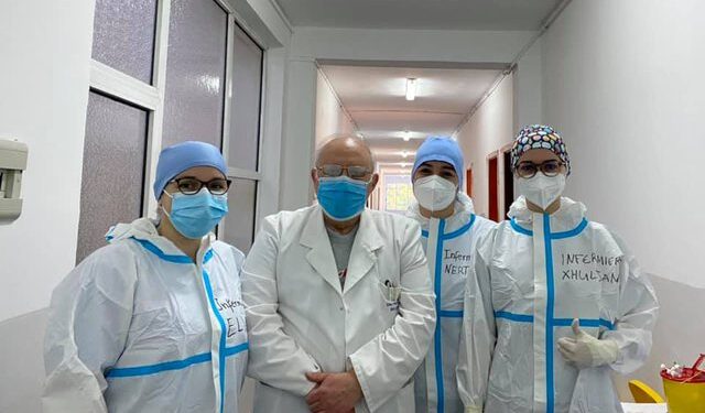 Mjeku Tritan Kalo jep lajmin e mirë: Gjatë 24 orëve të  fundit asnjë i shtruar në spitalin Covid-1