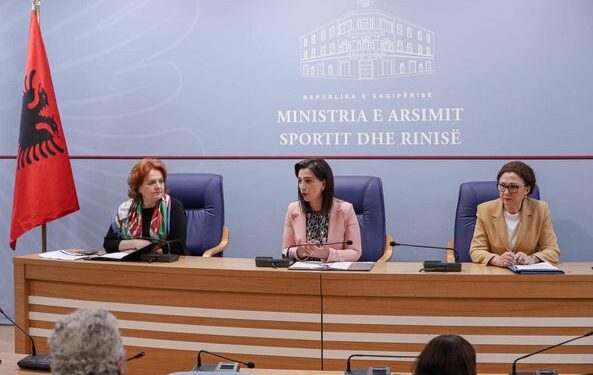 Nis konsultimi publik për Strategjinë Kombëtare të Arsimit 2021-2026