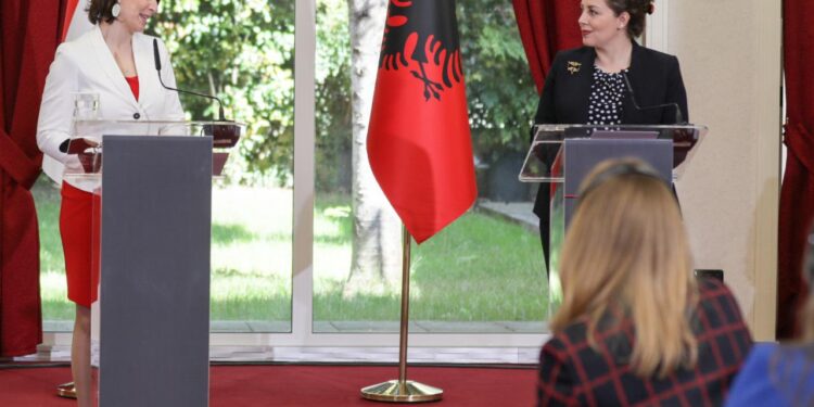 “Duhet t’ju japim perspektivën për të hyrë në BE”/ Ministrja austriake: Nëse nuk e përshpejtojmë procesin, të gjithë humbasim! Ja përpjekjet për konferencën ndërqeveritare