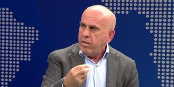 “Hajdut e ordiner” Mjeku i njohur ‘shpërthen’ keq ndaj Pëllumb Piperos: S’ka hyrë kurrë në spitalet Covid