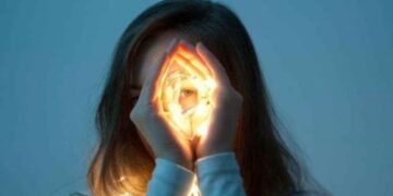 Nuk u fshiheni dot, intuita e këtyre shenjave zodiakale e lexon se ç’keni në mendje