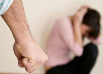Dhunon vajzën dhe nuk i bindet policisë, arrestohet 60 vjeçari