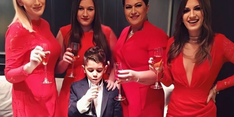 Sa qenka rritur! I vogli i familjes Hoxha festoi ditëlindjen dhe festa që i organizuan motrat është thjesht e veçantë!