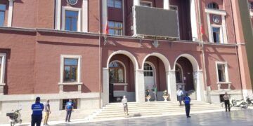 Durrës, kjo është lista e 11 objekteve që do të prishen dhe rindërtohen në të njëjtin truall
