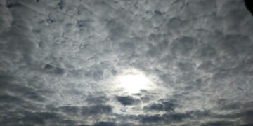 Vranësira dhe reshje shiu të herëpashershme, edhe kjo javë nis me mot të paqëndrueshëm