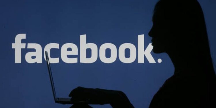 Mashtronin nga Facebook-u, arrestohen 9 persona, mes tyre edhe femra. Si ndërhynin nëpër adresa duke përfituar mijëra euro. Dalin detajet
