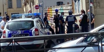 Tre të rinj shqiptarë bëjnë për spital studentin aziatik, zbulohet se pse nisi sherri midis tyre