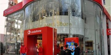 Vodafone kërkon largimin nga Shqipëria, nxjerr në shitje aksionet për vlerën e ”çmendur”, pati rënie të përdoruesve vitin e fundit