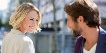 Si flirtoni sipas shenjës tuaj të horoskopit
