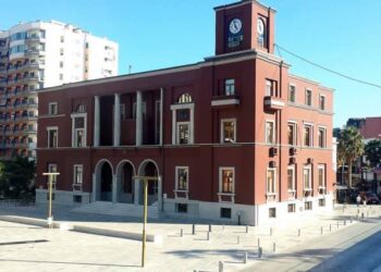 “Prishja e objekteve të dëmtuara nga tërmeti” dhe “miratimi i listës së qirave”, ja çfarë diskutohet nesër në mbledhjen e Këshillit Bashkiak
