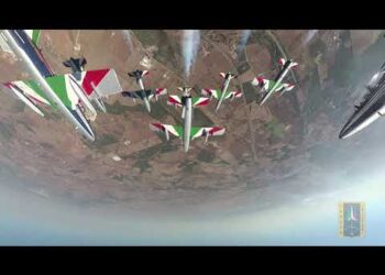 Gioia del Colle, trajnimi ajror i “Frecce Tricolori”, fluturimet në qiell të lënë pa frymë