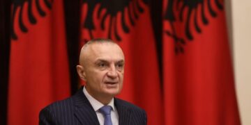 “Asnjë s’mund të luajë me këtë çështje”, Meta flet për çështjen e detit: “Të zgjidhet sa më shpejt, pa minuar marrëdhënien me Greqinë”