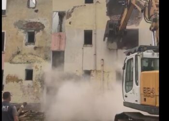 Të dëmtuar nga tërmeti, IKMT, prish 12 pallate në Valias