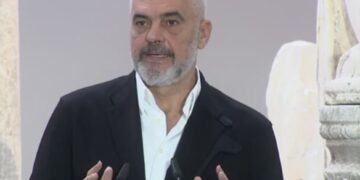 “Ka marrë peng PS-në dhe e keqpërdor”, Rama: Çfarë borxhi të ka Shqipëria që duhet të durojë shkallimet e tua