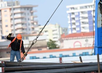 APD: Rritje e përpunimit të mallrave të ndërtimit nëpërmjet transportit detar, kryeson hekuri dhe çimento