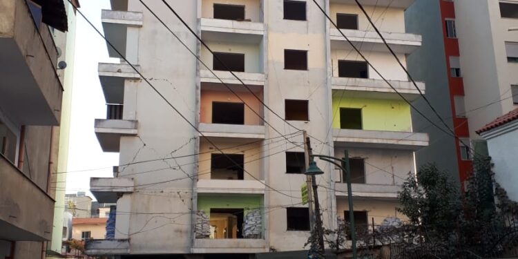 IKMT: Shpërthim të kontrolluar në pallatin 9 katësh në Durrës