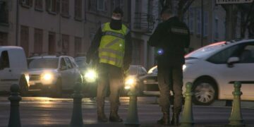 Shkojnë të ndihmojnë një grua, vriten tre policë në Francë