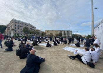 Kriza nga Covid, pronarët e restoranteve në protestë në Bari: Ne jemi në prag falimentimi