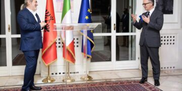 Regjizori Ilir Butka merr titullin “Kalorës i Urdhrit të Yllit të Italisë”
