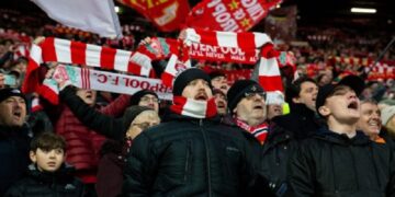 Duke nisur nga maji, Anglia do të riktheji tifozët nëpër stadiume