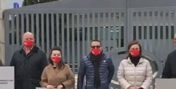 Gjoba ndaj kreut të shoqatës “Durrësi Autokton’, LSI protestë përpara organit blu, proçedim penal për organizatoret
