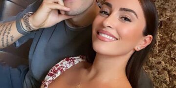 Ç’djalë romantik! Granit Xhaka i bën surprizën më emocionuese bashkëshortes, për ditën e shënuar