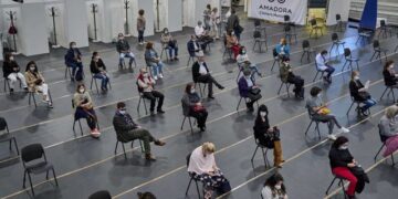 Pfizer-BioNTech do të furnizojë BE-në me 100 milionë doza vasksine shtesë