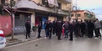 Ja se si ndodhi plagosja e sekretarit të PD, e dhunuan me grushte brenda zyrës, pastaj e qëlluan me armë, zbulohen emrat e autorëve