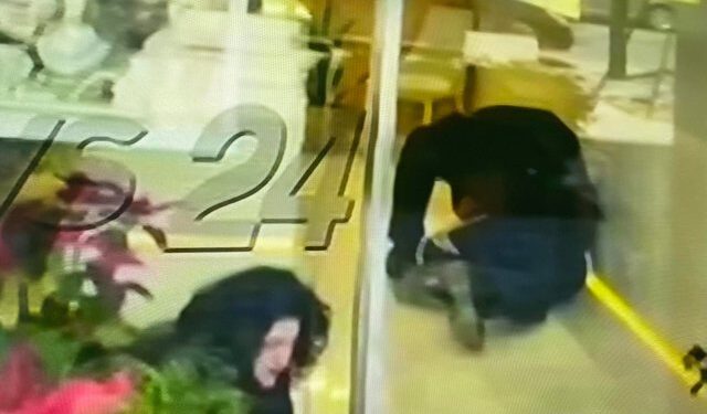 Ja momenti i grabitjes së argjendarisë në Vlorë (Video)