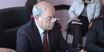 Durrës/ Prefekti i Qarkut mbledh drejtuesit e institucioneve, në fokus, çështjet e sigurisë rrugore