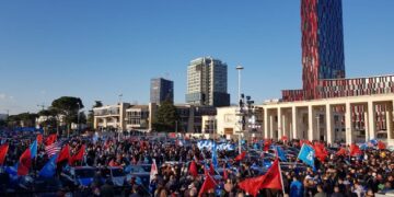 Rakacolli apel të fortë partive politike: Po rrisni numrin e të infektuarve
