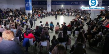 Takimi me gratë/  Basha: Gra të forta do të thotë familje të forta, Shqipëri e fortë